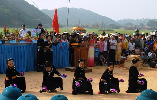 Đầu xuân vui hội Lồng tồng