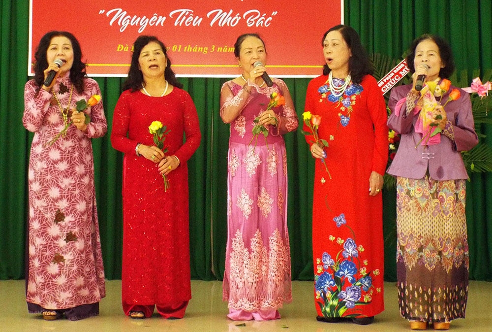Giao lưu thơ nhạc "Nguyên tiêu nhớ Bác"