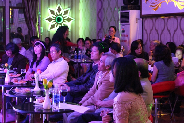 Các văn nghệ sĩ tham dự đêm thơ