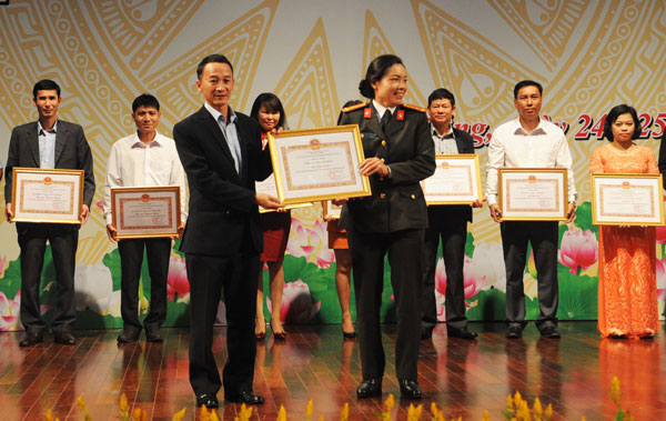Xây dựng đội ngũ công chức, viên chức giỏi nghiệp vụ, vững tay nghề