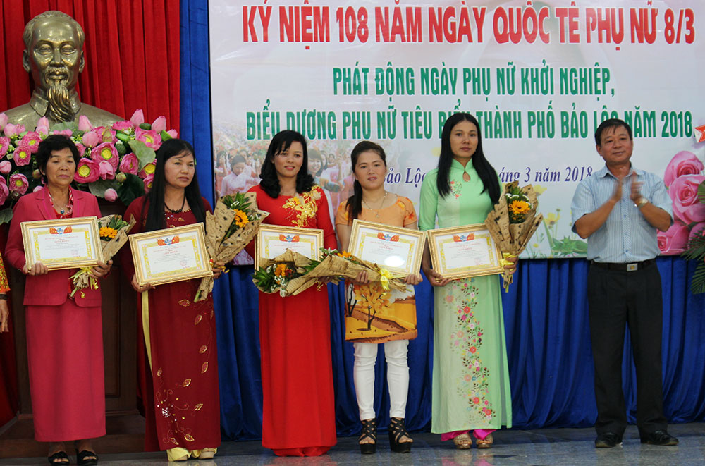 Bảo Lộc: Biểu dương 38 phụ nữ