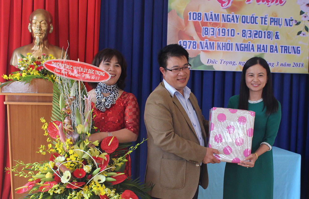 Hội Liên hiệp Phụ nữ Đức Trọng tổ chức gặp mặt nhân ngày Quốc tế phụ nữ 8/3