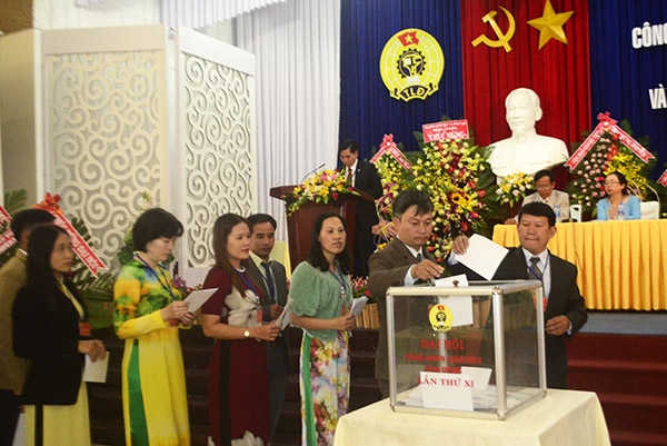 Đại biểu bỏ phiếu bầu BCH nhiệm kỳ 2018 – 2023