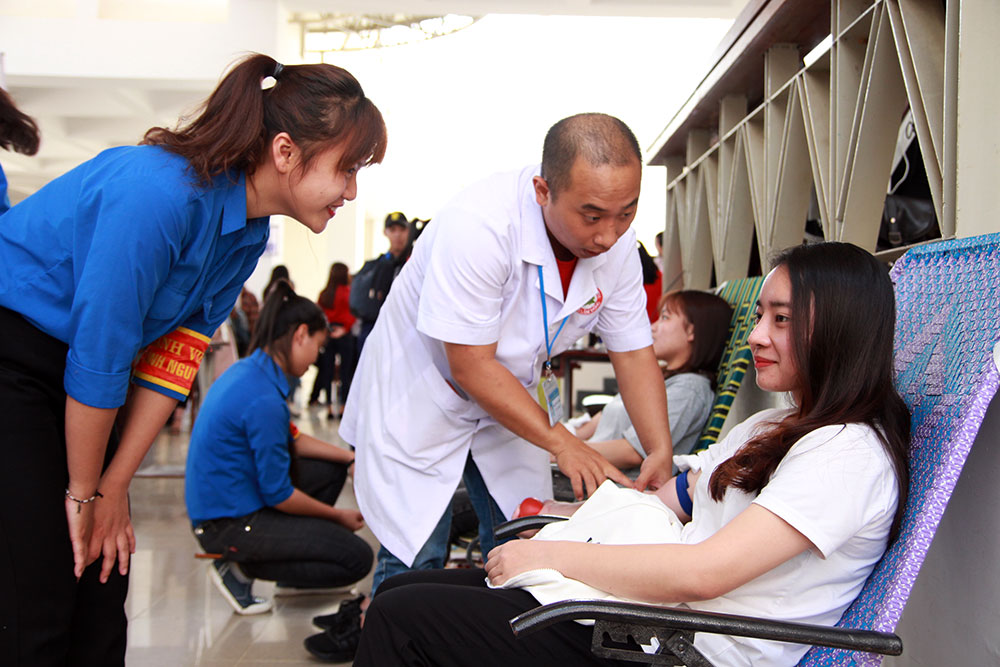 Đại học Đà Lạt: &quot;Sẻ giọt máu đào, trao niềm hi vọng&quot;