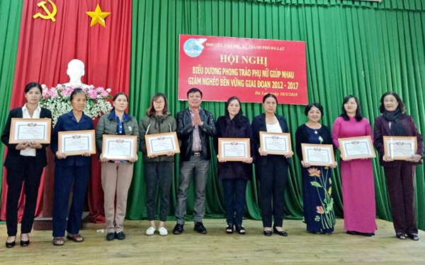 Những điển hình tiêu biểu được biểu dương trong phong trào chị em Đà Lạt giúp nhau giảm nghèo