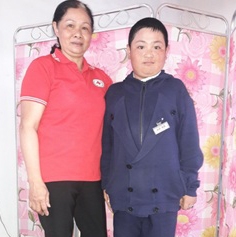 Gia cảnh éo le của cậu trò nhỏ và "người mẹ khờ"!