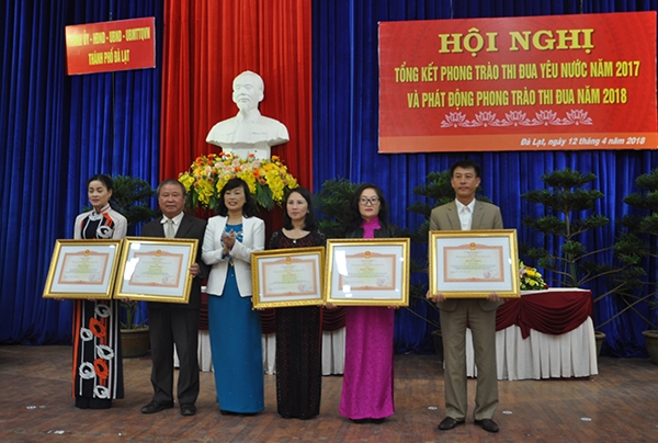 Đà Lạt: Nhiều tập thể và cá nhân được biểu dương, khen thưởng trong các phong trào thi đua