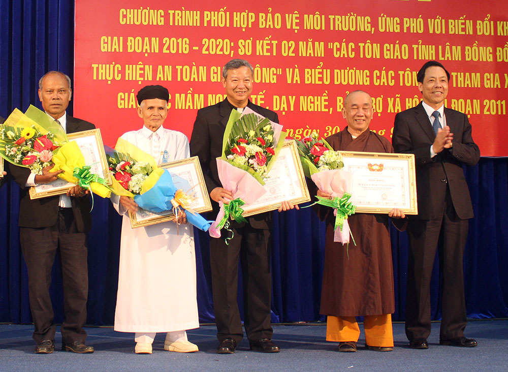 Ủy ban Ðoàn kết Công giáo và những đóng góp trong phong trào thi đua yêu nước