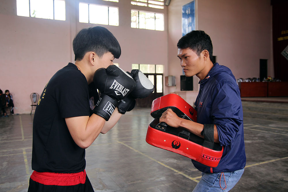 Vòng Cảnh Sồi (bên phải)