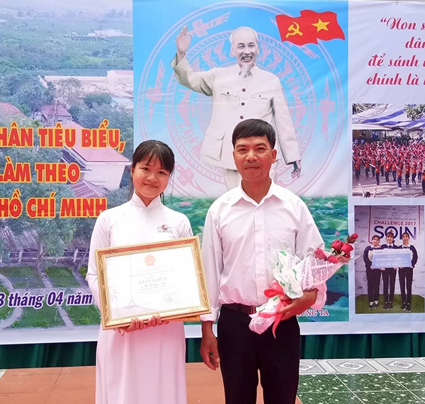 Trường THPT Lộc Thành tuyên dương 1 tập thể, 22 cá nhân