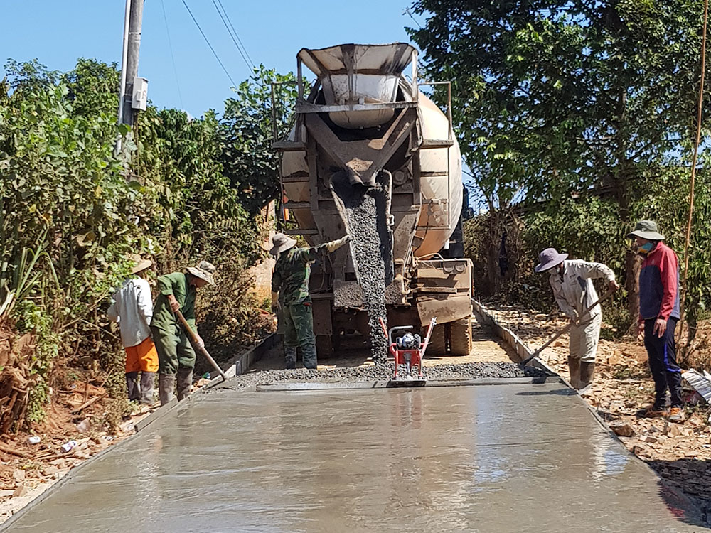 Di Linh thi công gần 30 km đường giao thông nông thôn