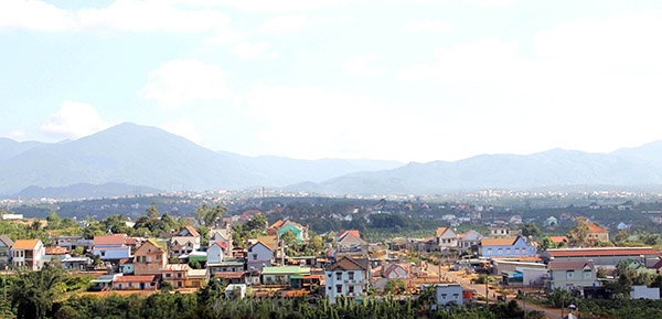 Một góc trung tâm xã Tân Châu, Di Linh, Lâm Đồng. Ảnh: M.V.B