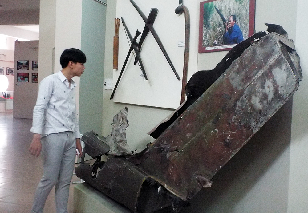 Triển lãm "43 năm ngày hòa bình, thống nhất đất nước"