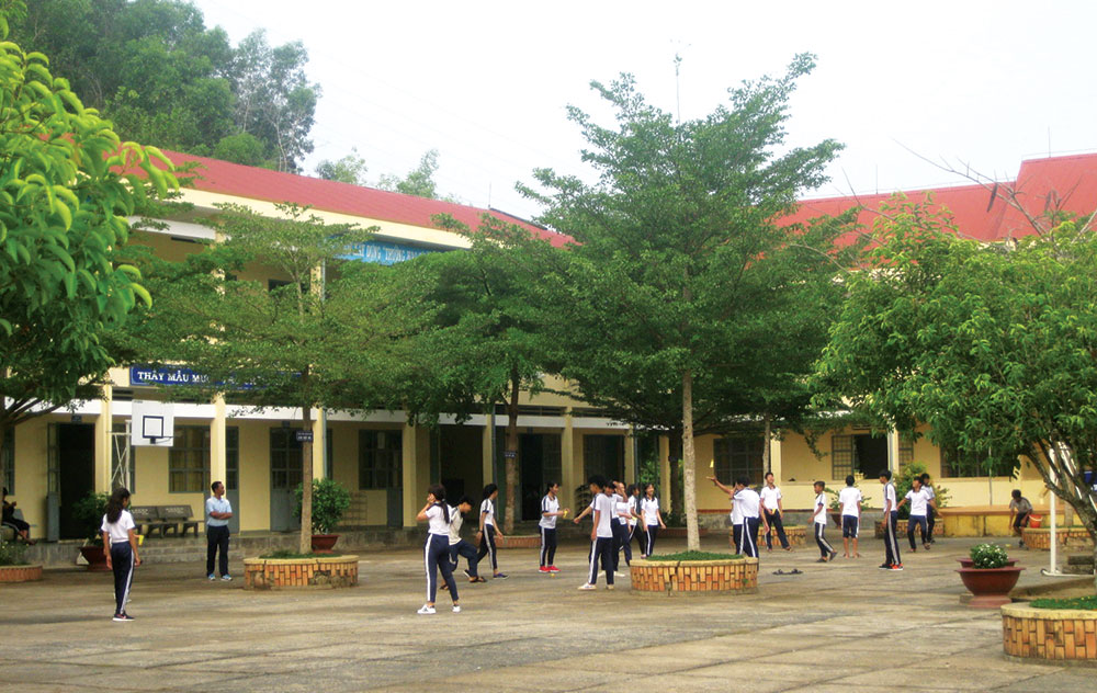 Ngôi trường vươn lên từ khó khăn