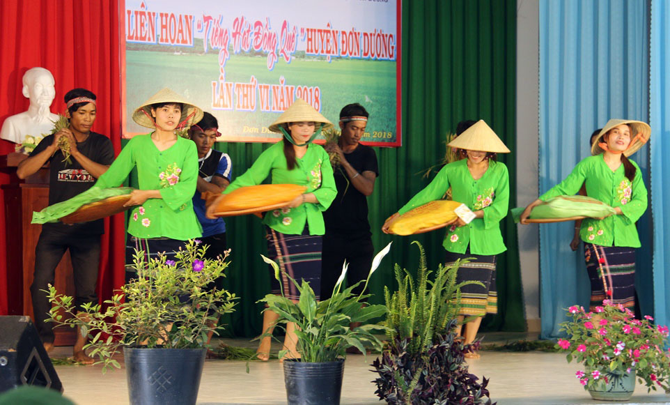 Huyện Đơn Dương tổ chức liên hoan &quot;Tiếng hát đồng quê&quot;