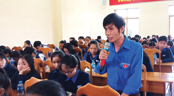 Lắng nghe ý kiến thanh niên