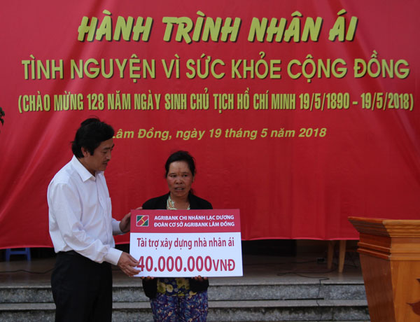 Hành trình nhân ái tình nguyện vì sức khỏe cộng đồng đến với xã Đưng K'Nớ