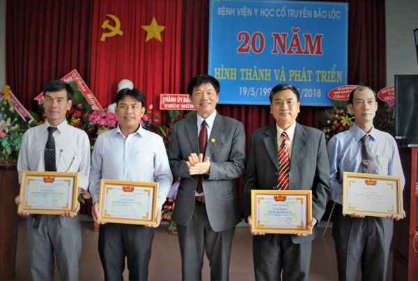 Bệnh viện Y học Cổ truyền TP Bảo Lộc kỷ niệm 20 hình thành và phát triển