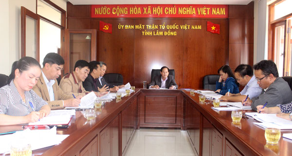 Đẩy mạnh tuyên truyền nhân tố điển hình, gương người tốt việc tốt