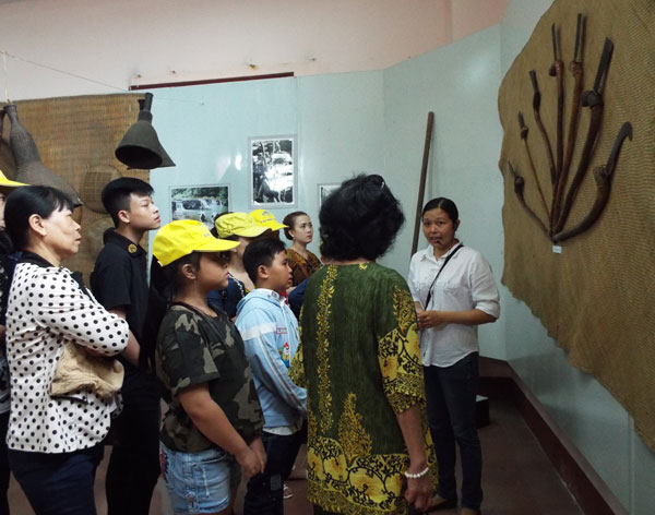 Triển lãm "Tranh - tre - nứa - lá" trong đời sống vật chất, tinh thần của đồng bào bản địa Lâm Đồng