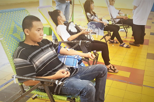 Sinh viên Trường CĐ Công nghệ và Kinh tế Bảo Lộc hiến 65 đơn vị máu cứu người