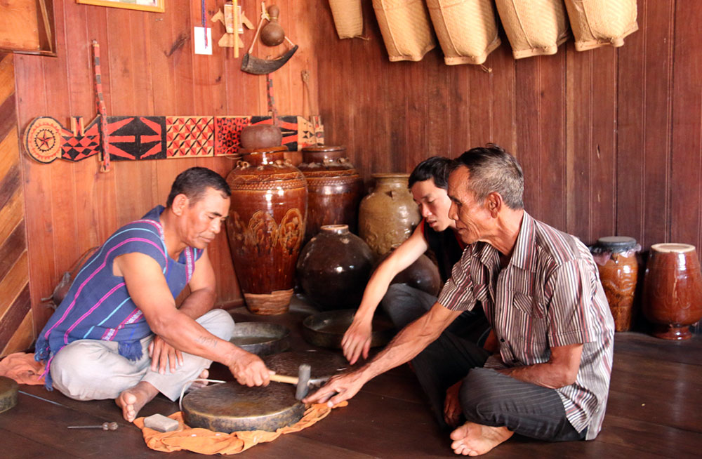 Níu giữ tiếng chiêng ngân (kỳ cuối)