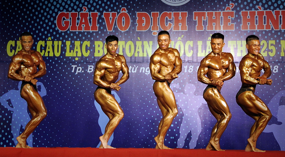 Bài thi quy định (tư thế nghiêng ngực)