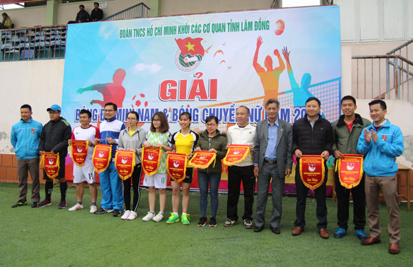 Giải Bóng đá mini nam và Bóng chuyền nữ Đoàn khối các cơ quan tỉnh