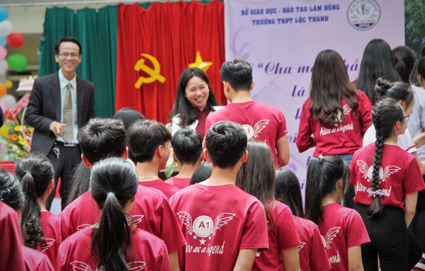 Lưu luyến và đầy xúc động