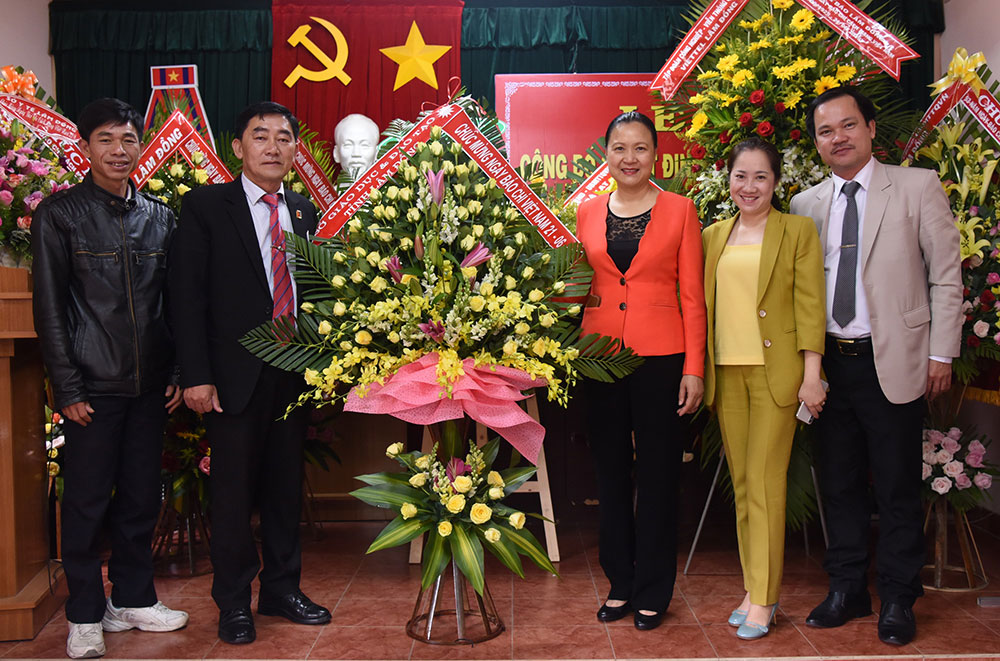 Lãnh đạo Sở Giáo dục-Đào tạo chúc mừng Báo Lâm Đồng
