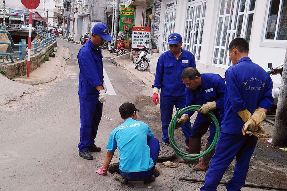Ðẩy nhanh tiến độ đấu nối vào hệ thống thoát nước thải