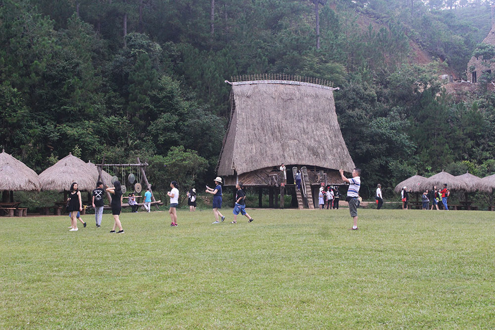 Xã Lát chuyển mình
