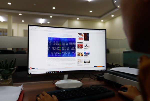 Nông dân lâm nợ vì chơi tiền ảo