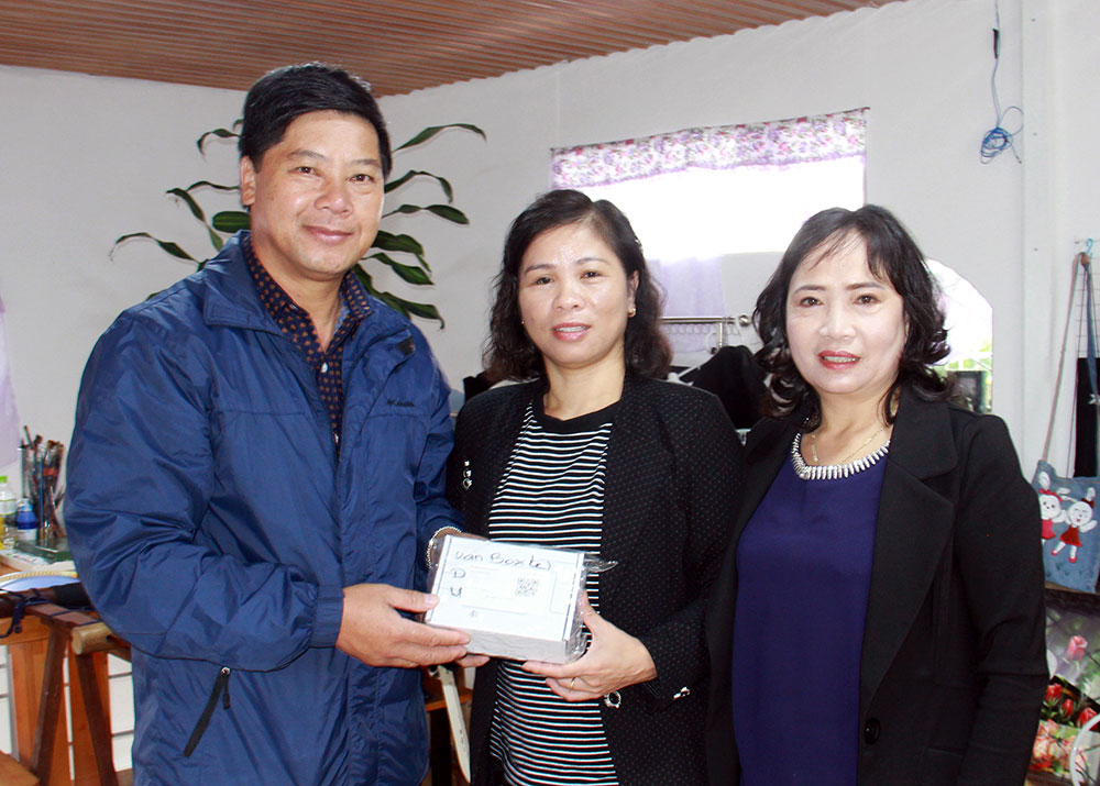 Người bắc nhịp cầu nhân ái