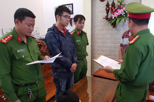 Khởi tố, bắt tạm giam &quot;hiệu trưởng&quot; trường CĐ &quot;chui&quot;