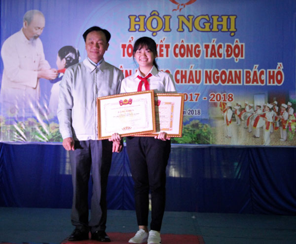 Bảo Lộc: 1 Chỉ huy Đội giỏi được Trung ương Đoàn tặng Bằng khen