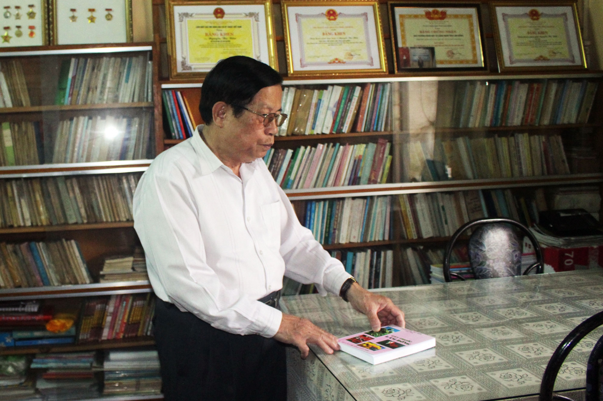 Thắp lửa tình yêu với cây cỏ