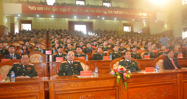 Các đại biểu về dự Lễ khai giảng