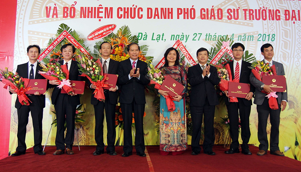 Nhà khoa học nữ đam mê nghiên cứu dược liệu