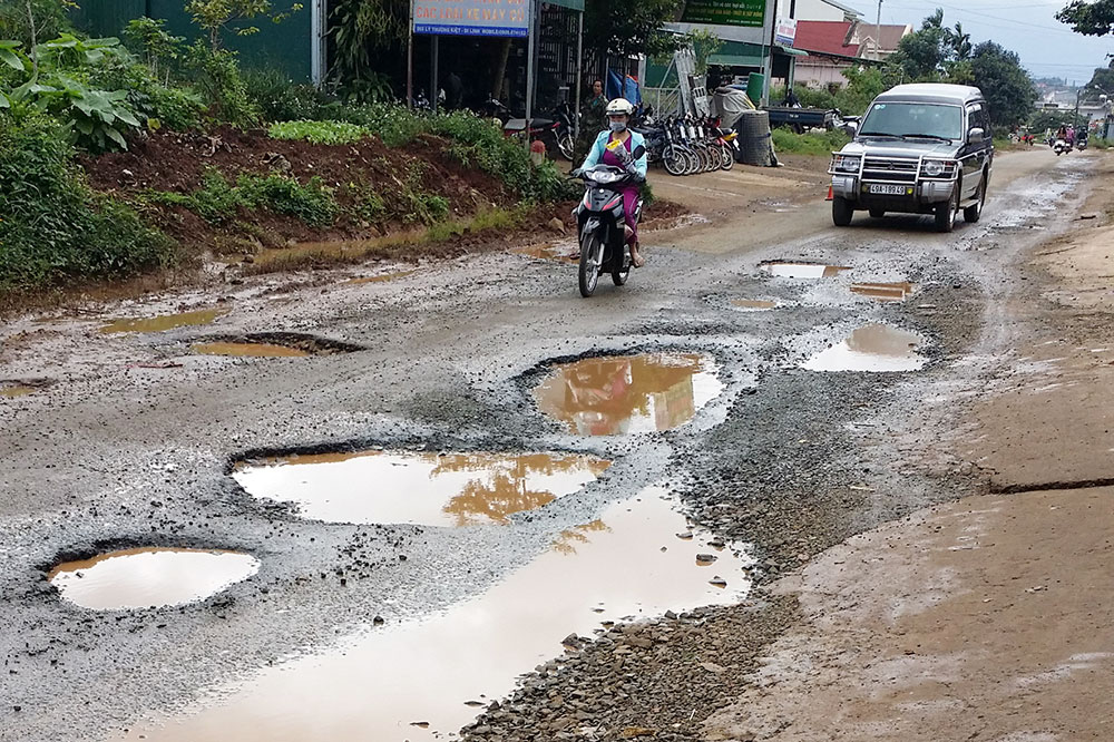 Nham nhở một cung đường