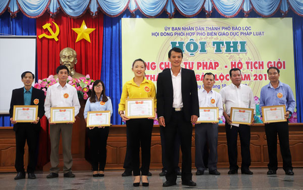 Bảo Lộc: Tổ chức Hội thi "Công chức Tư pháp - Hộ tịch giỏi" năm 2018