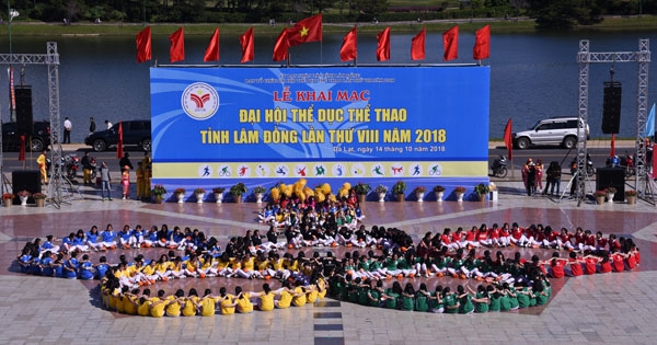 Tạo hình trên sân