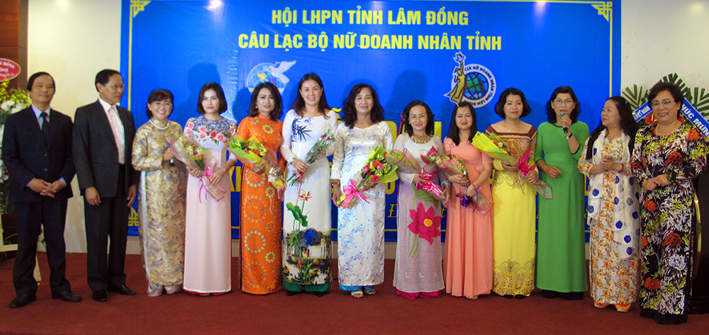 CLB Nữ Doanh nhân tỉnh kết nạp thêm 7 thành viên mới