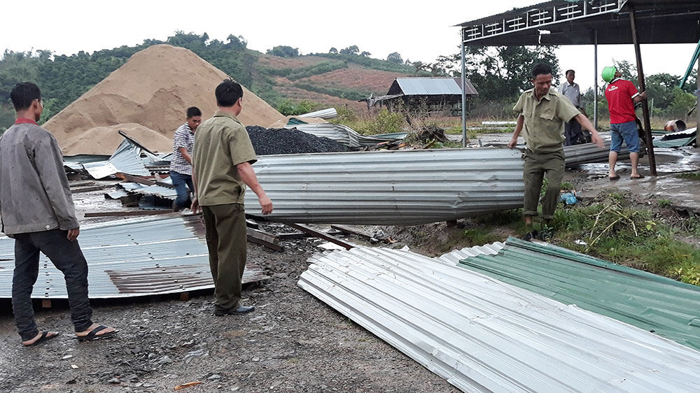 Huyện Đam Rông đang tích cực giúp dân ổn định đời sống sau lốc xoáy