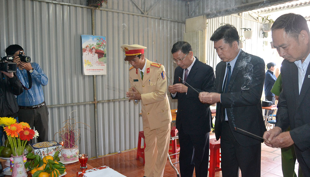 Trước tay lái là tính mạng con người