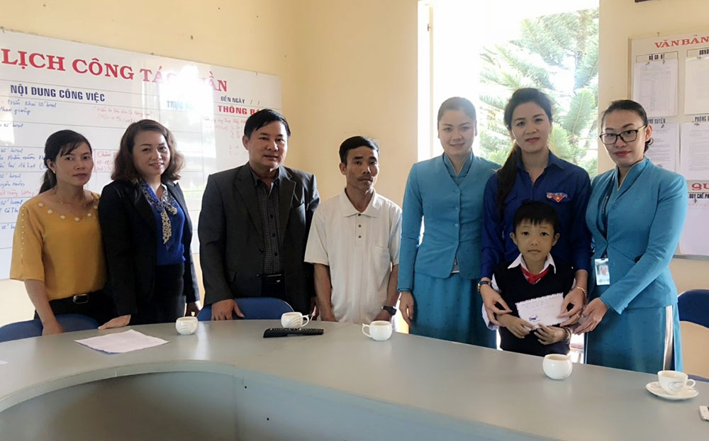 Nghị lực vượt khó của cậu học sinh mắc bệnh hiểm nghèo