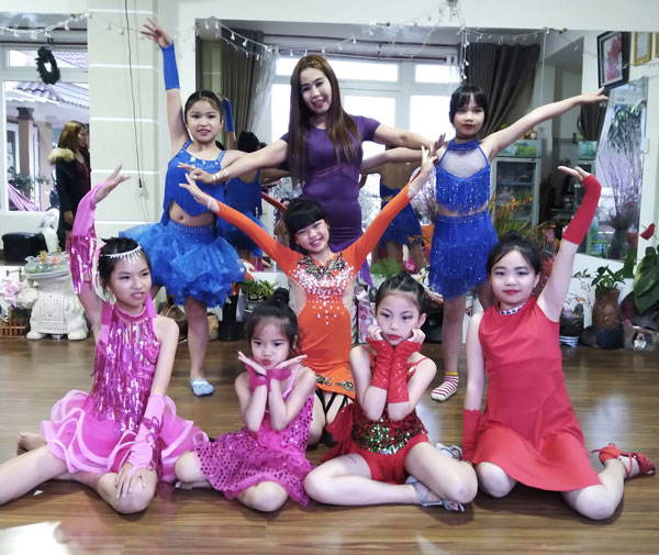 Những bông hoa nhí dancesport