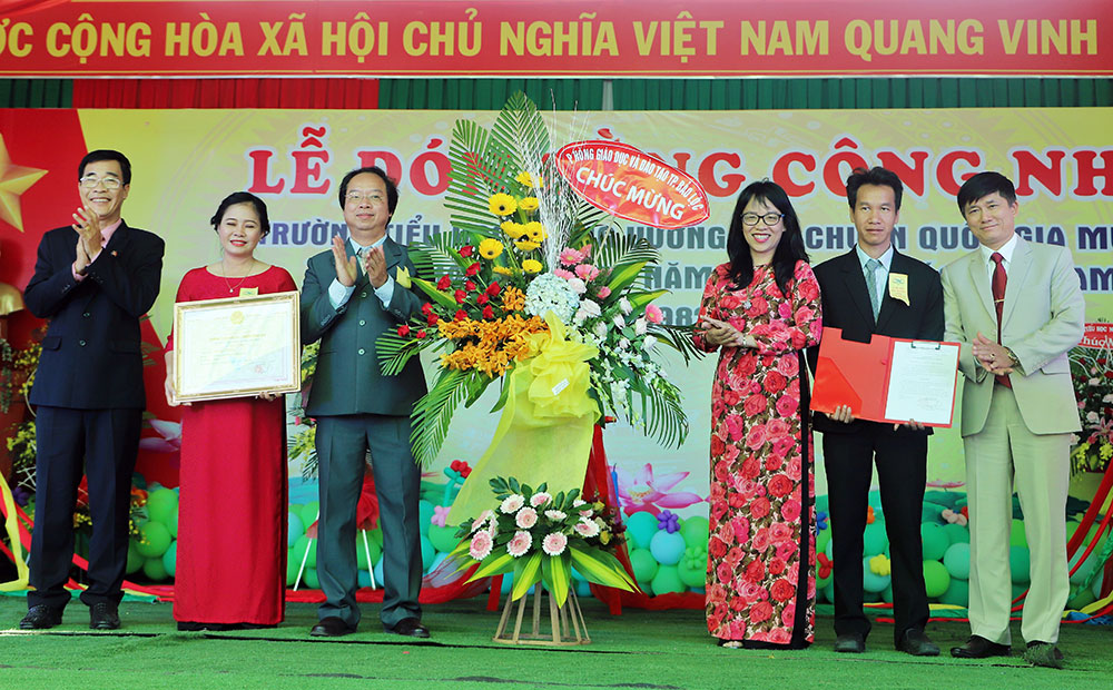 Bảo Lộc: Trường Tiểu học Trưng Vương đón Bằng đạt chuẩn Quốc gia mức độ II