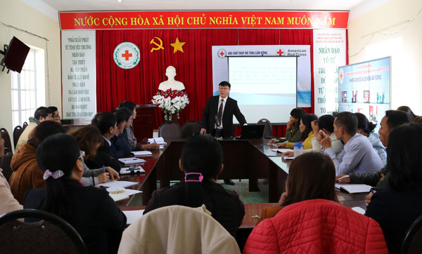 Trên 30 cán bộ Hội Chữ thập đỏ được tập huấn công tác xây dựng tổ chức