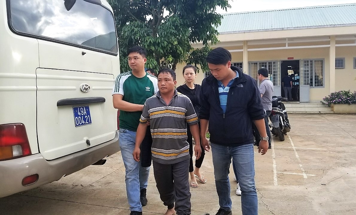 Dẫn giải Trần Quang Hiển đến hiện trường gây án